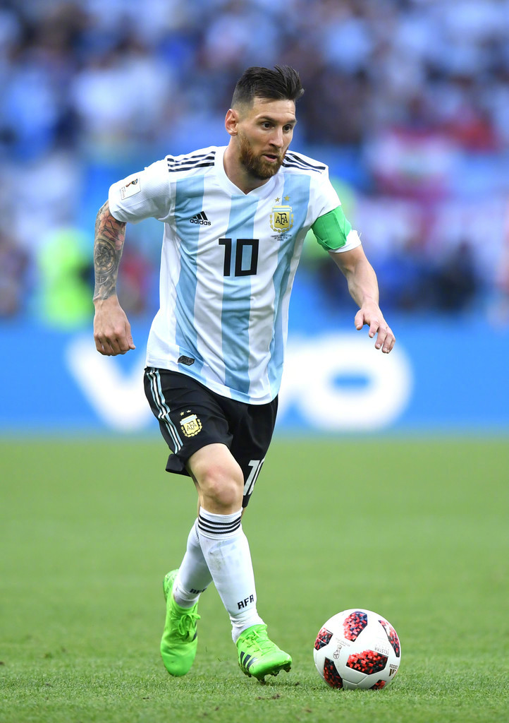 成为足球史 成为足球史