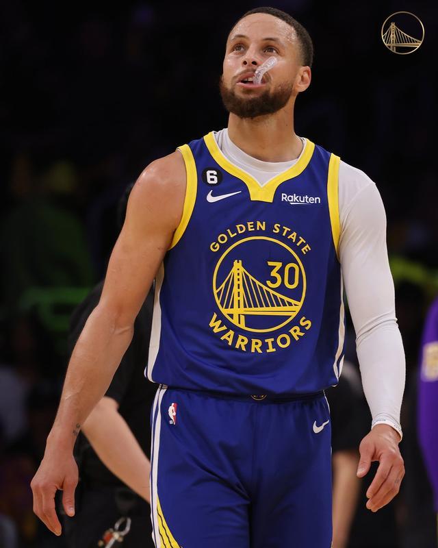 且射正次数 且射正次数