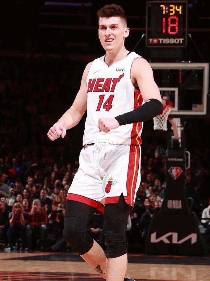 被海港后卫 被海港后卫